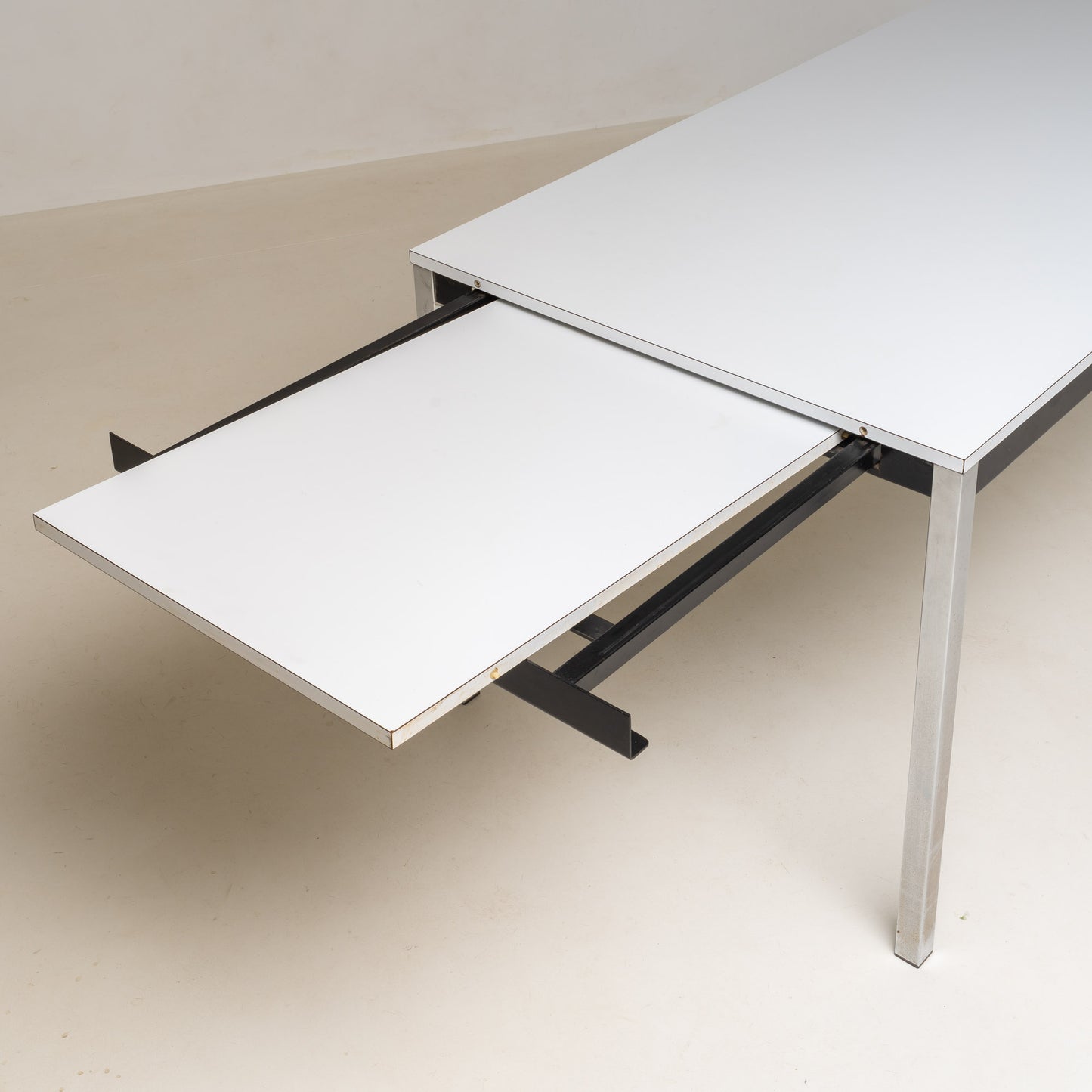 MARTIN VISSER TAFEL, SPECTRUM, JAREN '60